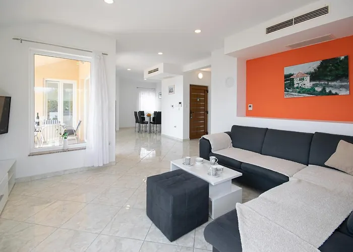 Laura Apartman Makarska