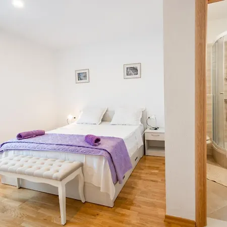 Laura Apartment