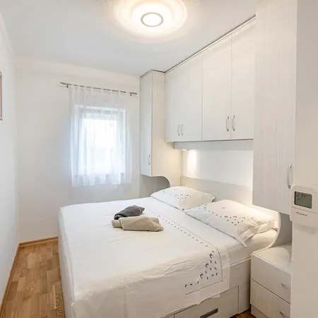 Apartman Laura *