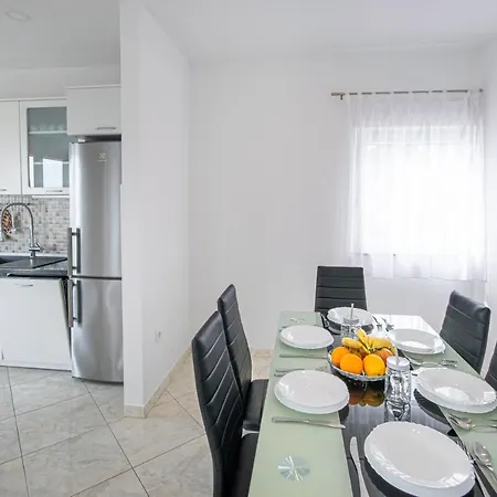 Апартаменты Laura Макарска